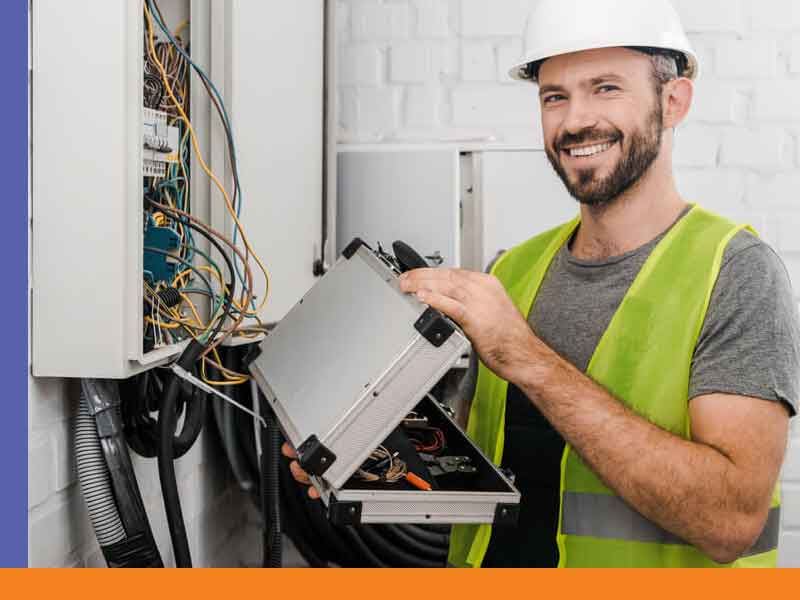 برقکار صنعتی در اصفهان